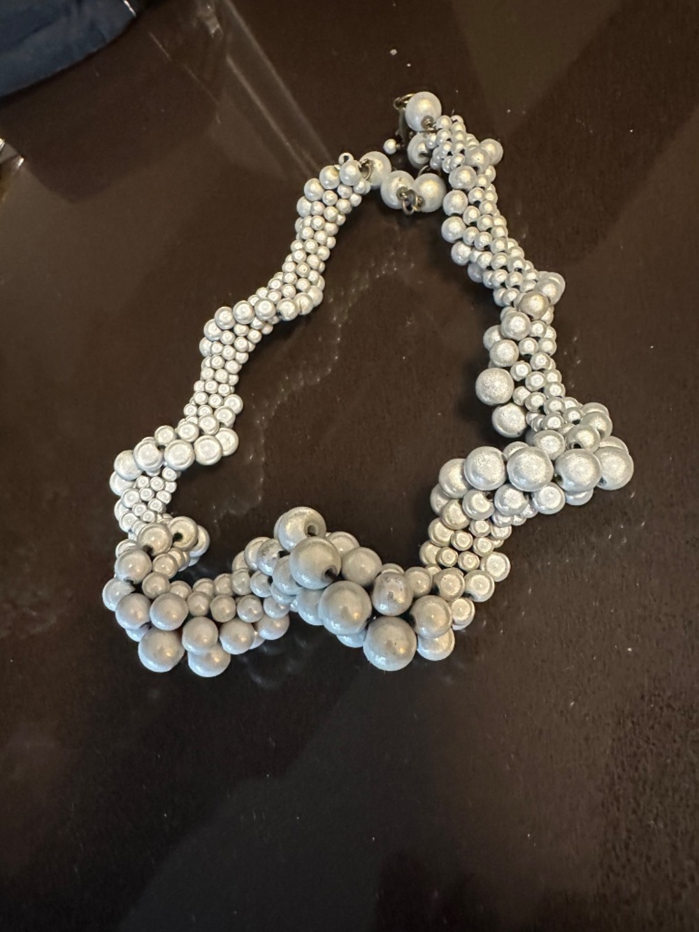 MoMA design store - stunning iridescent light-reflecting bead necklace - Picture 5 of 6